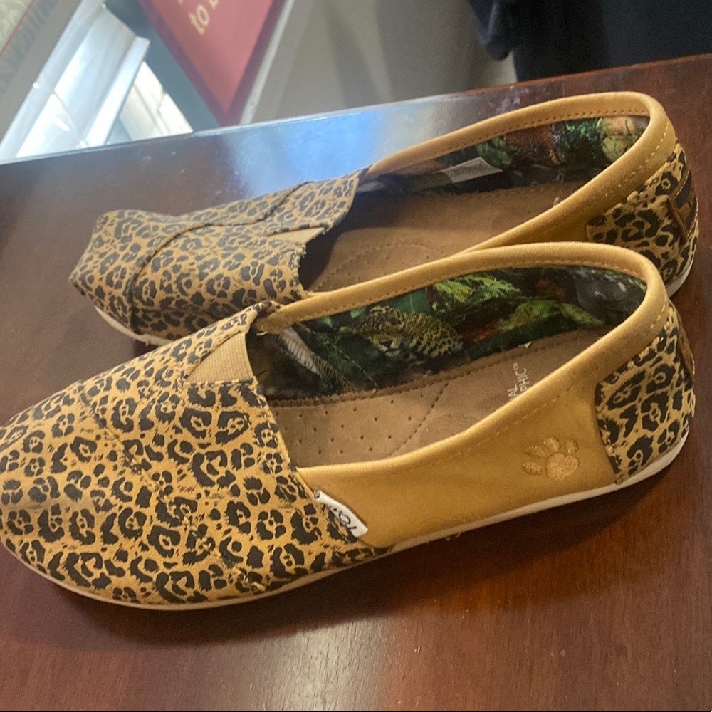 Toms Leopard Print Nat Geo Slip Ons